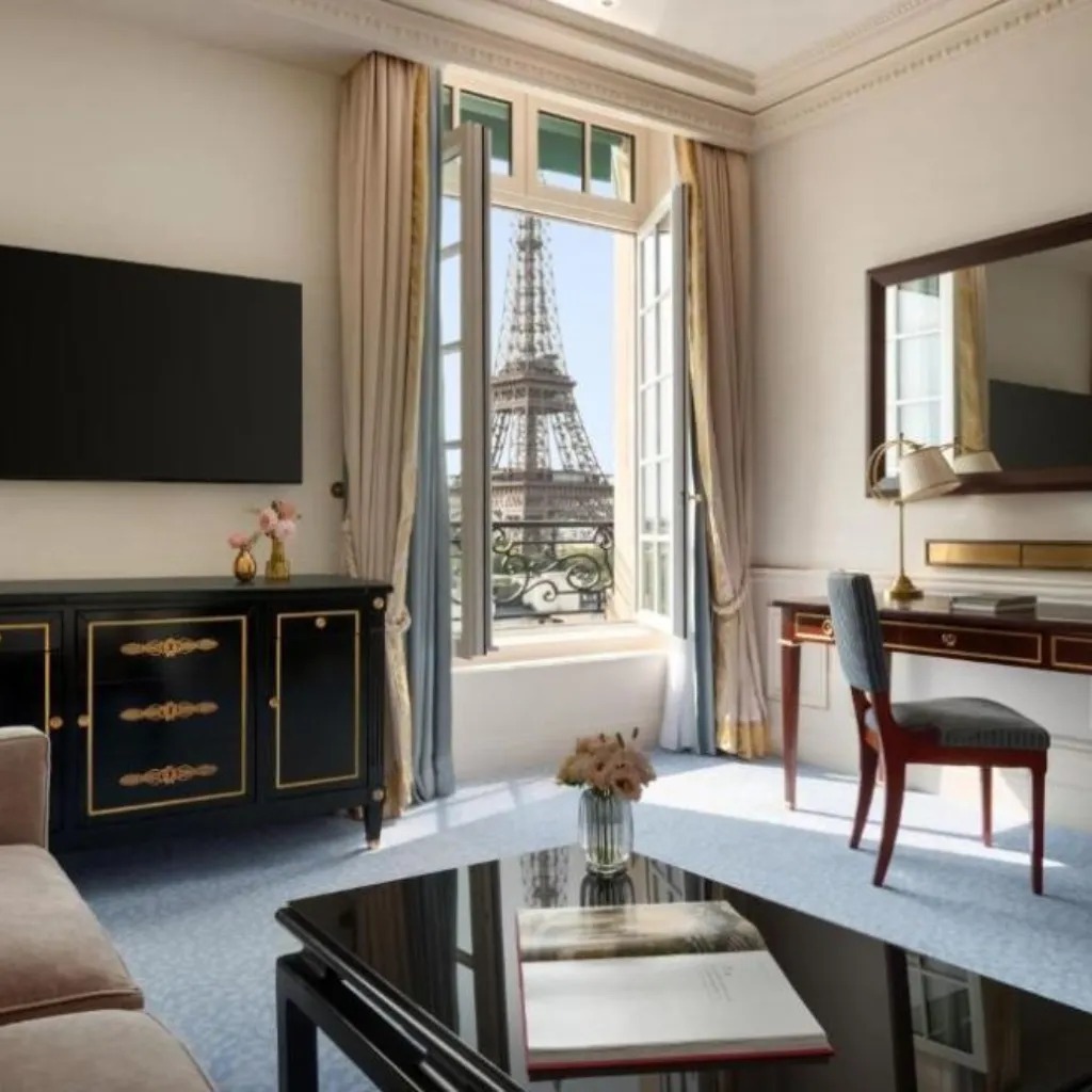 most romantic places to stay in Paris
