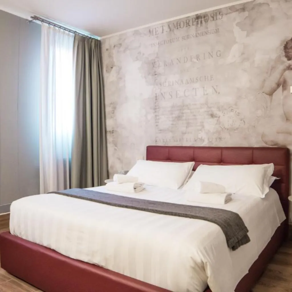 where is the best place to stay in venice